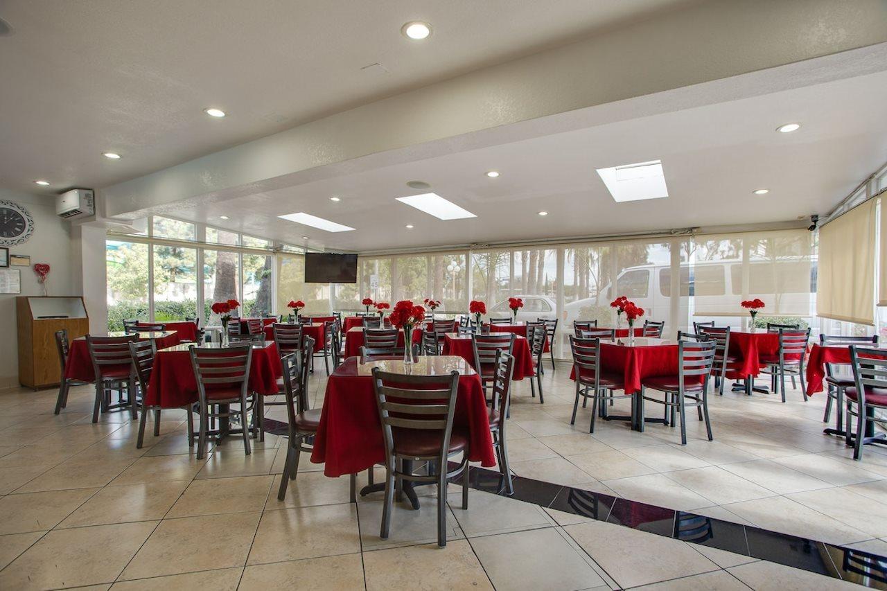 Best Inn & Suites Буена Парк Екстериор снимка