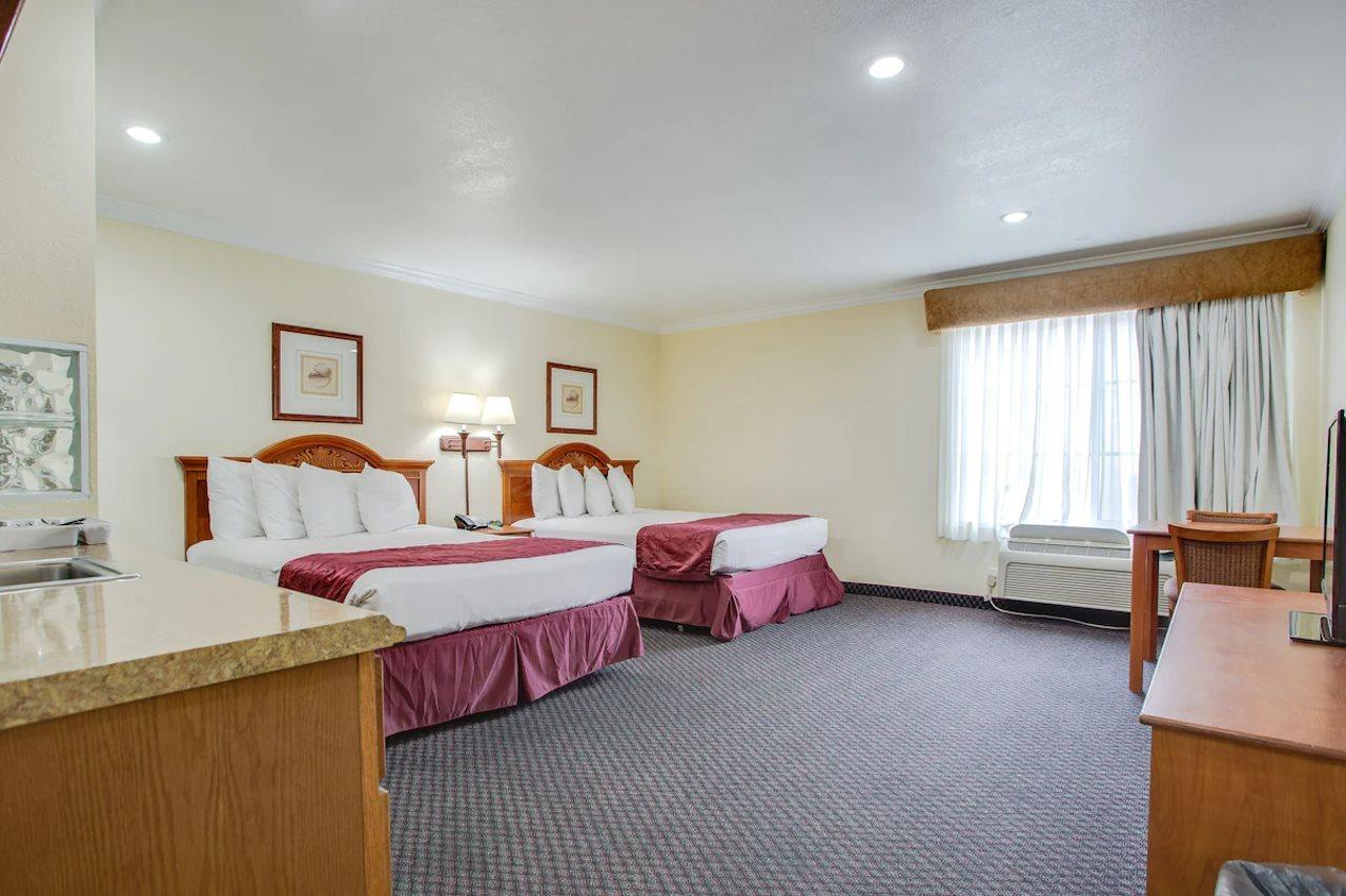 Best Inn & Suites Буена Парк Екстериор снимка