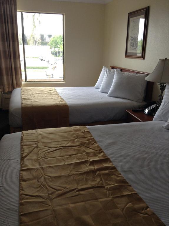 Best Inn & Suites Буена Парк Екстериор снимка